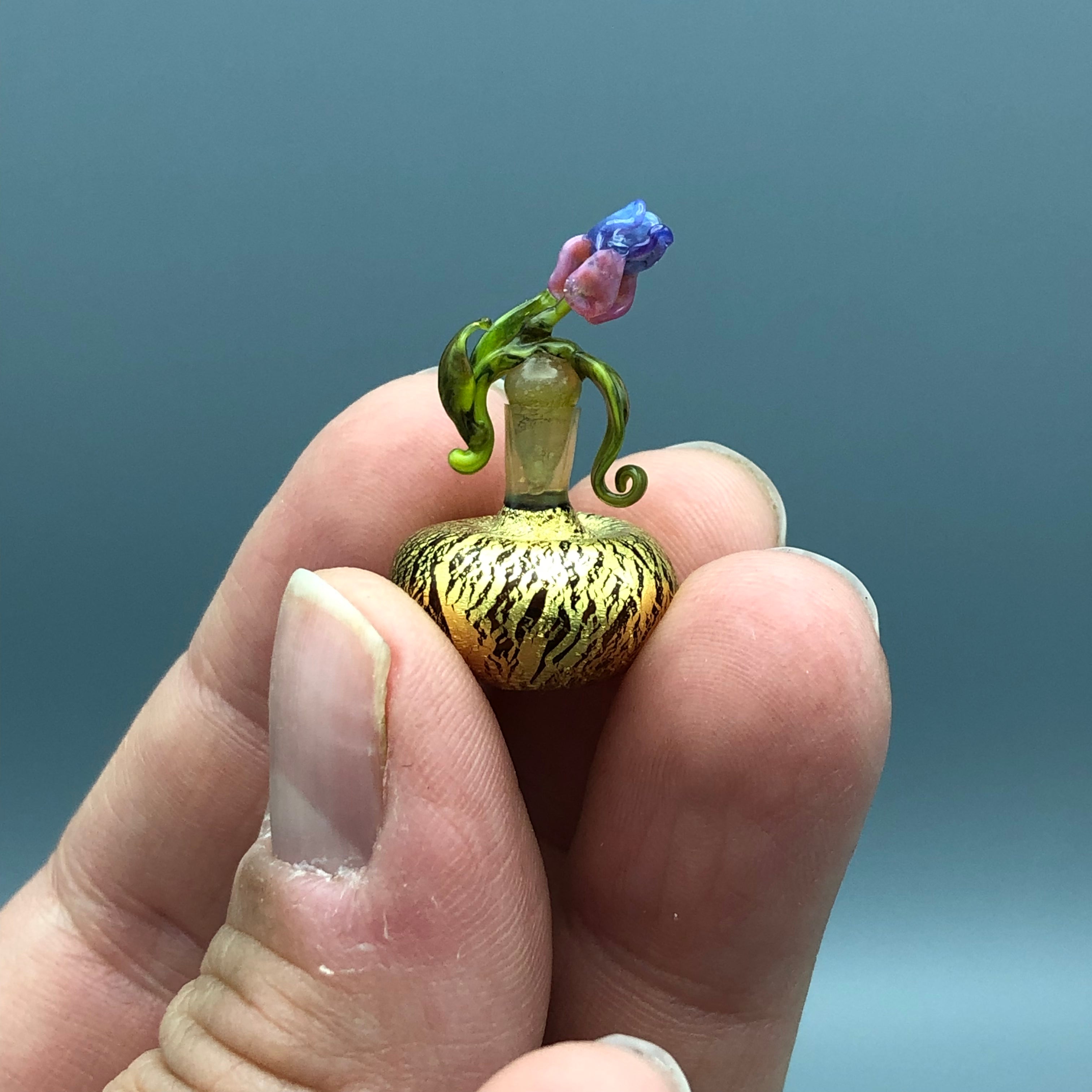 Miniatura de Cristal Jarrón con Flor de Lirio